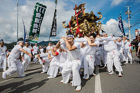 海と山の恵みに感謝する例大祭「大槌まつり」